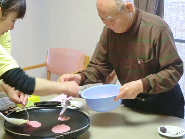 桜もち作りの様子