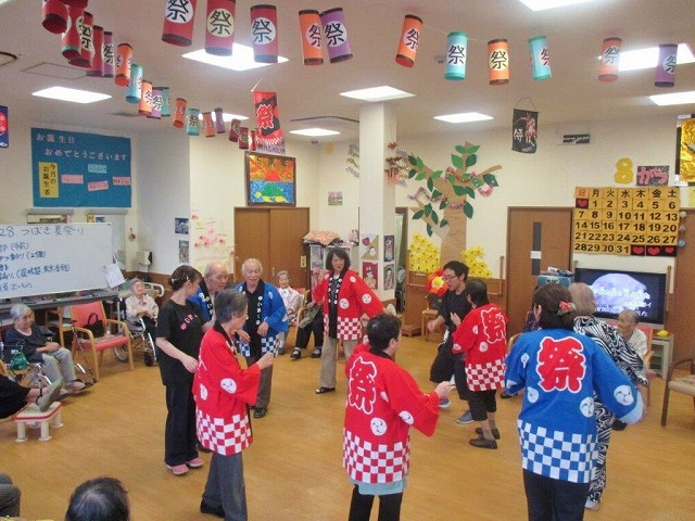 【ゆいま～るつばき】つばきの夏祭り